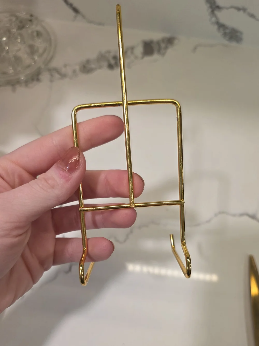 Gold Wire Display For Teacup And Saucer Set